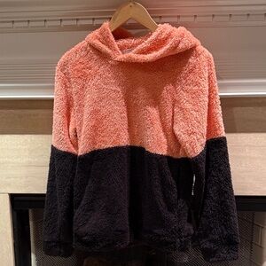 Cozy Colorblock Hooded Pullover Sweatshirt - Peach & Black